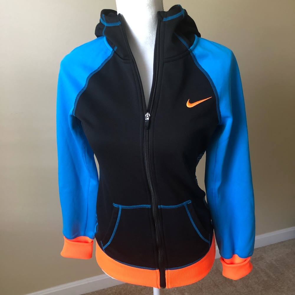 Women’s Nike Therma Fit Jacket. Size S.